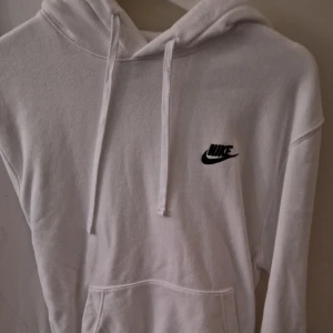 Nike hoodie vit - Nike hoodie vit M storlek