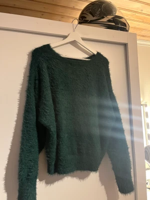 Overzied tröja - Blir lite off shoulder tröja. Jätte mysig. 