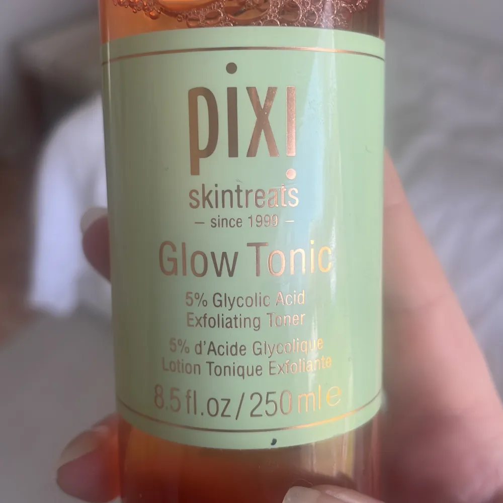 Pixi scintreats, Glow Tonic men 5% Glycolic Acid 250 ml (Exfoliating Toner)❤️❤️Är endast använd någon gång❤️. Övrigt.