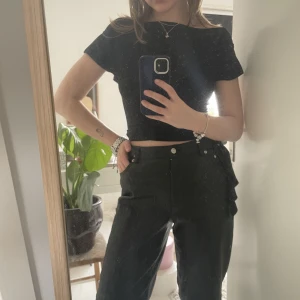 Nakd skinnbyxor🖤 - Superfina straight-legd💘 Kommer tyvärr inte till användning, men i jättefint skick <3 Jag är 170cm!