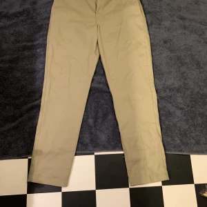 Dickies byxor - Dickies byxor från carlings  Super skick  