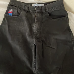 Big boys - Big boy jeans, lite slitash nere på byxan men ingen som är så synligt när man har på sig dom.