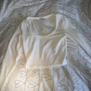 Vit gullig top - Vit top från Zalando 