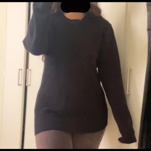 Stickad svart tröja  - Helt oanvänd Storlek M men oversized 