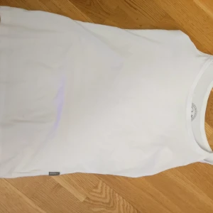 Linne - Säljer detta linnet för att det är för stort💞