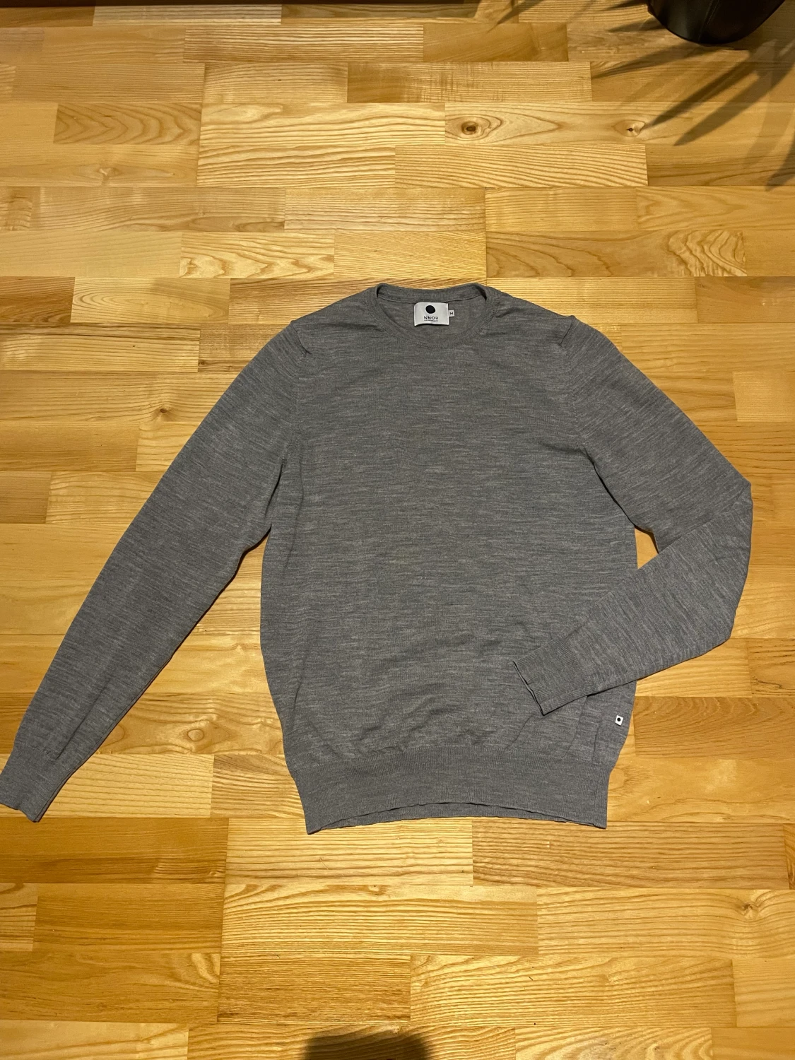 Nn07 stickad tröja S