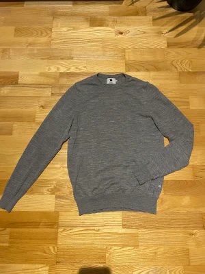 Nn07 stickad tröja S - Stickad tröja från NN07. Nypris runt 1000kr, fint skick. Hör av dig vid funderingar!😄