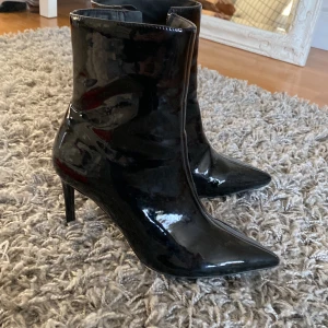 Skinnklackar - Skinnklackar från Nelly, oanvända.