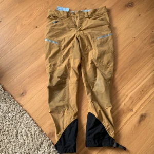 Haglöfsbyxor herr - Säljer dessa byxor då dom blivit för små Storlek M