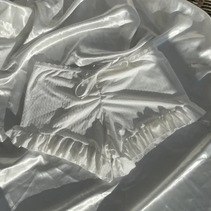 Pyjamasshorts - Vit urgulliga pyjamasshorts. Helt nya. Betalningen via swish❤️