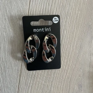 Örhängen - Gulliga silver örhängen som passar till alla outfits💕