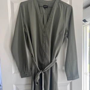 Klänning från bubbleroom - Knappt använd