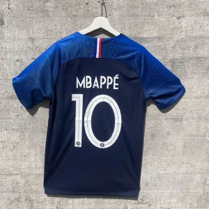 Fotbollströja - Mbappe🇫🇷frankrike 💙 Storlek M Populär✅
