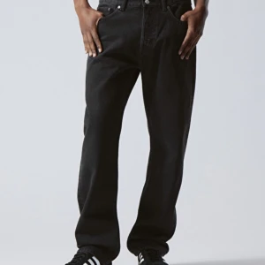 Weekday Space Relaxed Straight Jeans - Weekday jeans. Storlek 28/30 Använda några gånger är fortfarande toppen skick.