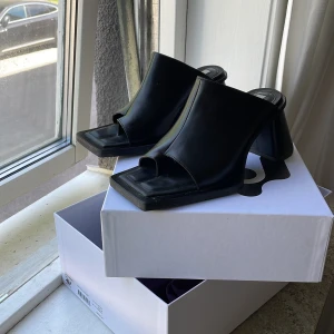 Eytys Naomi heels 38 - Endast använda två gånger, sen köpte jag en större storlek, så superfint skick! Nypris 3500kr