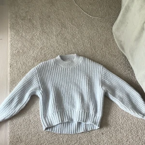 Stickad tröja  - En jättefin stickad tröja 