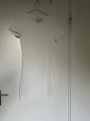 Studentklänning / vit klänning  - Testat 1 gång 