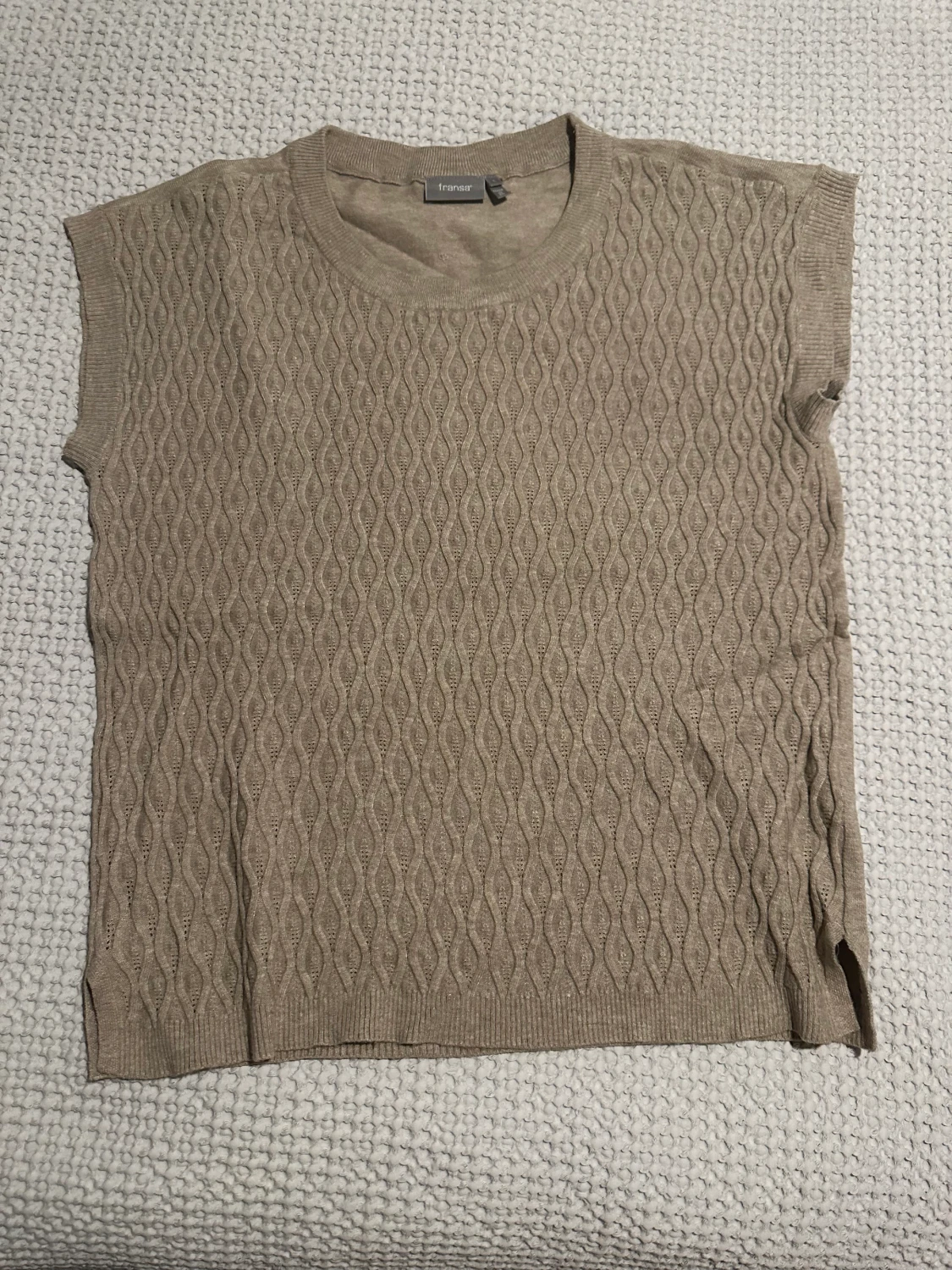 Finstickat Fransa ärmlös top stl S - 90