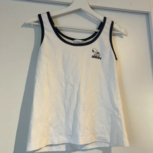 Y2k linne - Vintage snobben linne från hm i storlek M, inte min stil längre💕