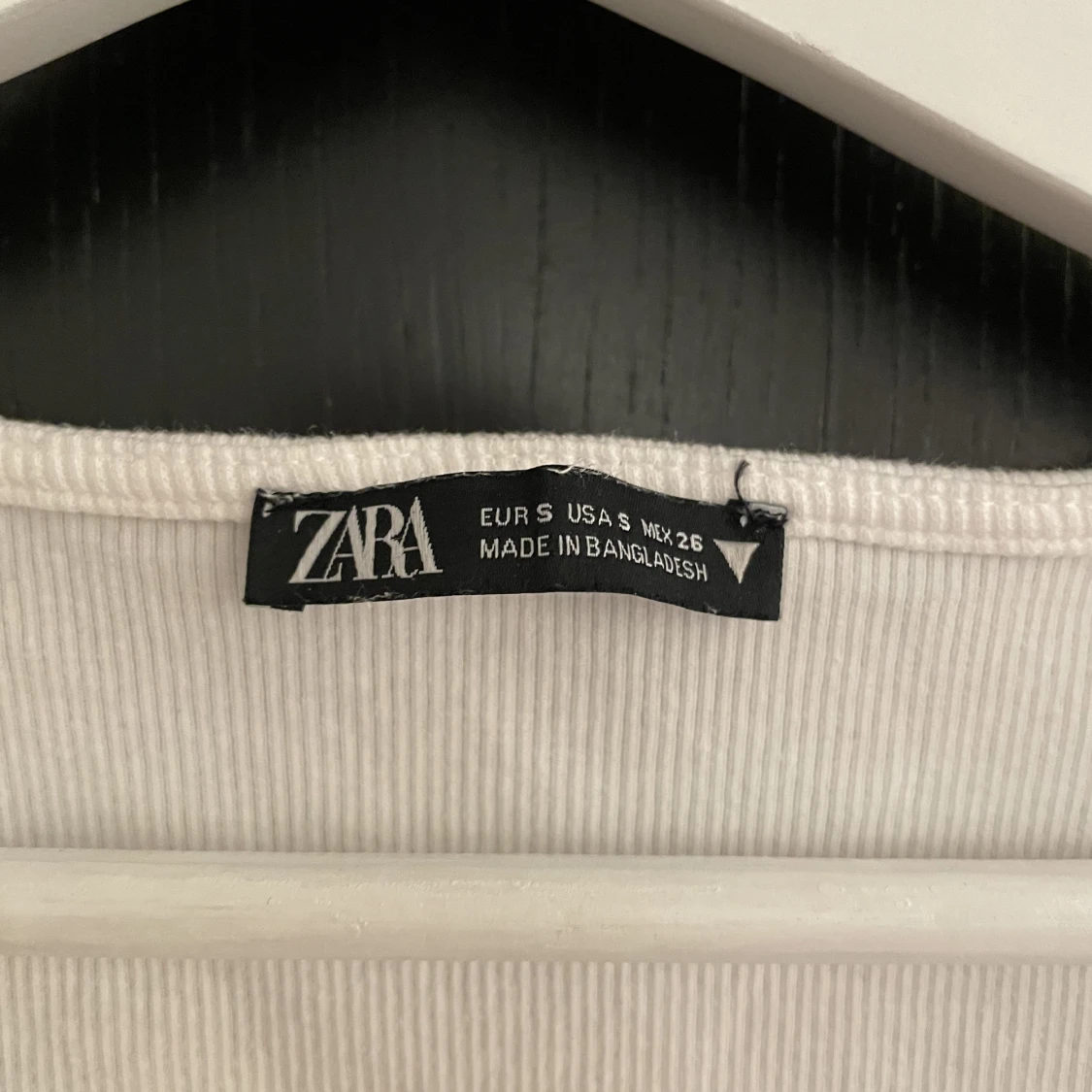 Gullig vit volang topp  - 90