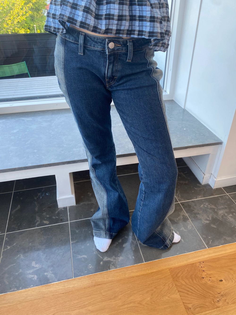 Super snygg lågmidjade jeans från weekday. Jeans & Byxor.