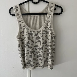 Linne - Så gulligt linne som aldrig blivit använt🎀 Storlek L men passar M