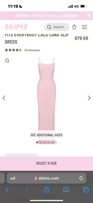 Skims klänning - Super snygg klänning använt 1 gång! Slutsåld! Originalpris 979. Köparen står för frakten 