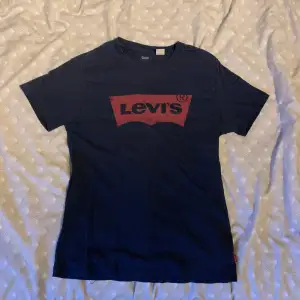 Levis T-Shirt storlek S 158/164
