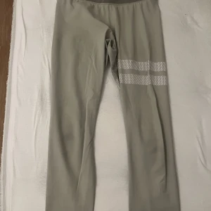 Tränings tights  - Superfina tränings tights, använder inte då dem är för små för mig🫶🏼
