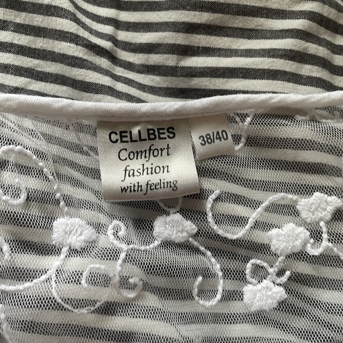 Vit top med spets - 91