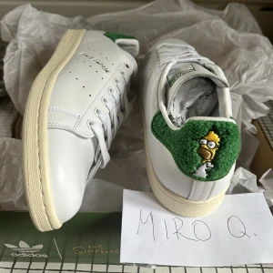 Homer Simpson X Stan Smith - Helt nya, 100% äkta original låda och kvitto finns 