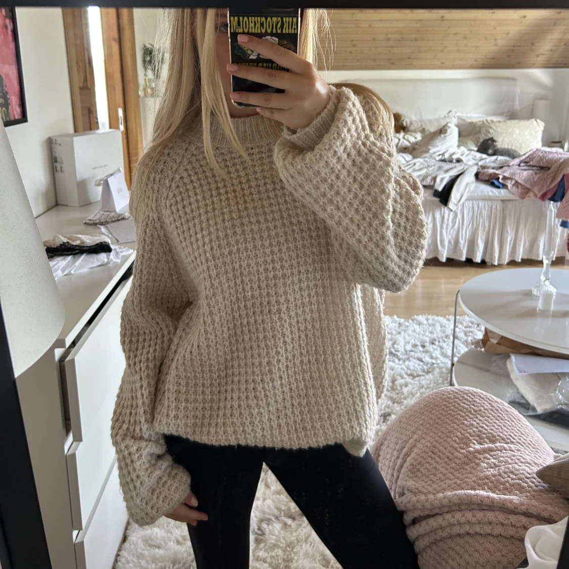 Beige stickad tröja