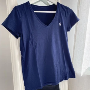 Ralph lauren t-shirt - T-shirt i bra skick!👚