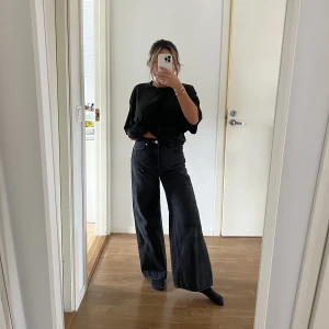 Jeans Weekday Ace - Snygga svarta jeans från Weekday Ace, storlek w24 och l30