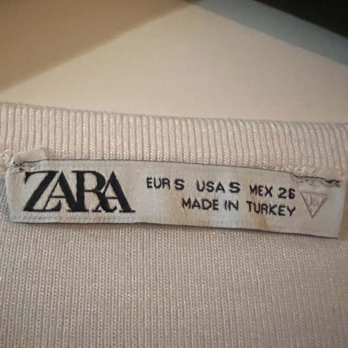 Vit Croppad T-shirt  - 90