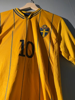 Fotbollströja - Zlatan Sverige nmr 10