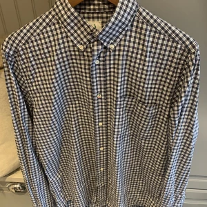 Boomerang skjorta - Säljer denna boomerang skjorta som har väldigt bra skick, inga defekter. Skriv om du har frågor funderingar!! 