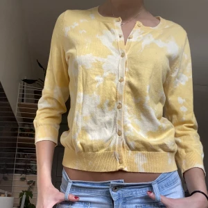 Fin kofta - Så snygg och cool kofta i tid dye❤️