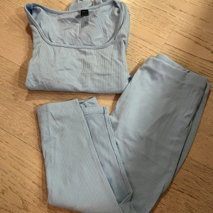 Kjolar och sett - Säljer allt tillsammans pga att det aldrig är andvänt