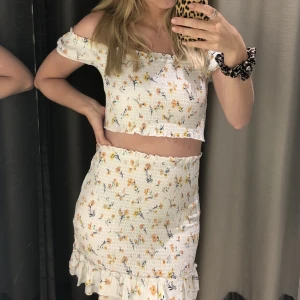 Gulligt sommarset  - Endast använd 1 gång! storlek s men passar även m!