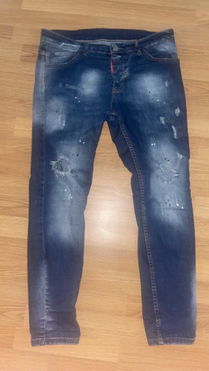 dsquared2 Jeans - dsquared2 jeans säljer, då jag ej använder dom längre och bara vill bli av me dom 