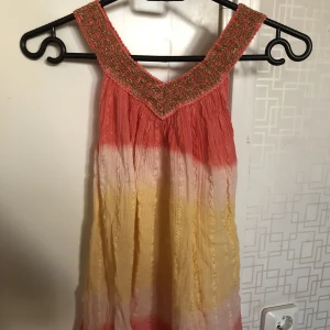 Barn klänning  - Jätte fin klänning från Grekland i fint skick.