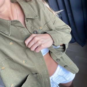 Grön jacka - Unik grön sommar jacka från Spanien  Passar XS-S