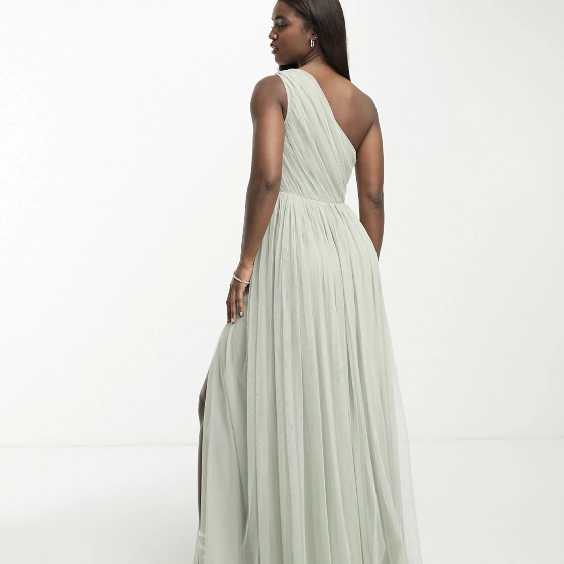 Oanvänd balklänning i tyll - 90