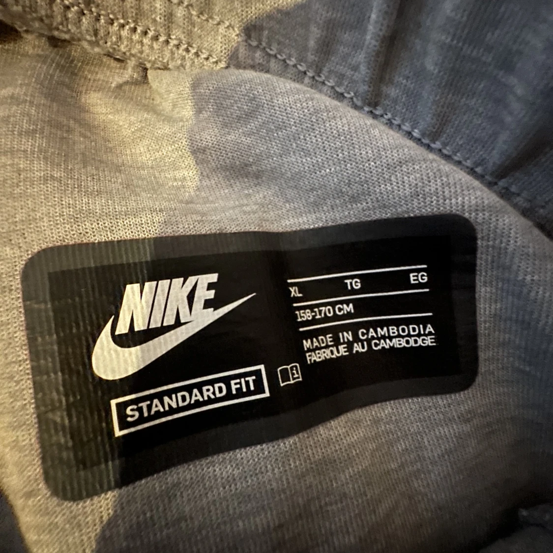 Grå Nike Tech Tracksuit  - 91