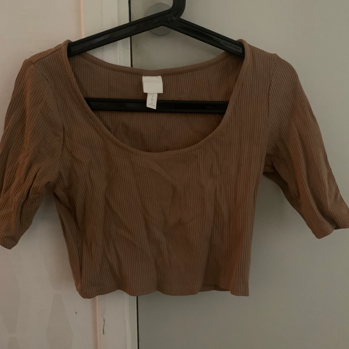 H&M crop top i brun - 90