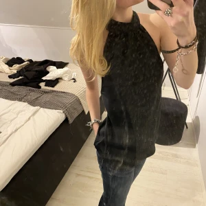 Halterneck - snygg halterneck topp från BikBok, som helt ny!! Perfekt till fest 