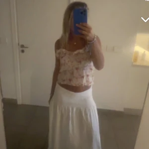 Linne - Säljer detta otroliga linne för det tyvärr inte kommer till någon användning de är i Storlek m/l men passar perfekt till mig som är en s💓💓