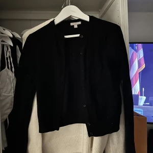 Kofta  - Svart stockar kofta💞💞