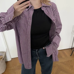 Lila skjorta  - Randig skjorta! 